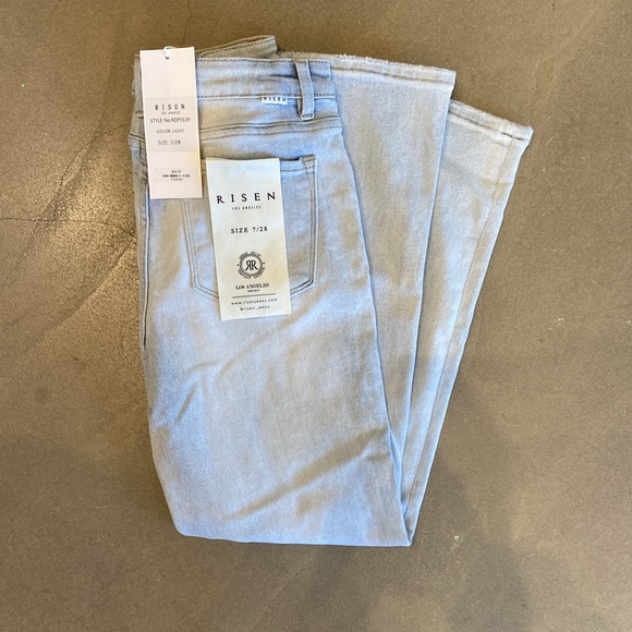 Risen Mid Rise Ankle Flare 5539 - Light Wash - Picture 5 of 5